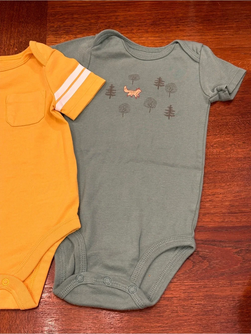 EUC/New Bundle of Baby Boys Onesies and Tops, 6-9 Months, Set of 9
